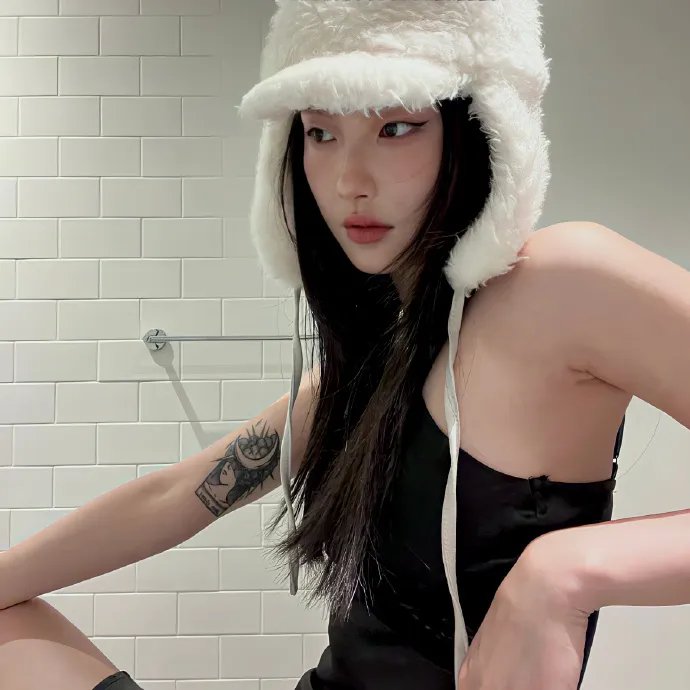 院子里的女人